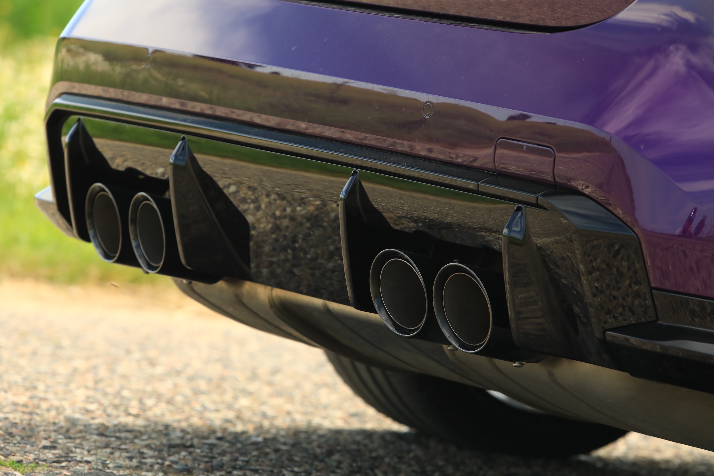 Wydech z klapkami nabiera bardziej wyrazistego brzmienia w trybach Sport i Sport Plus – zmiany biegów i odjęcia gazu podkreślają prychnięcia.