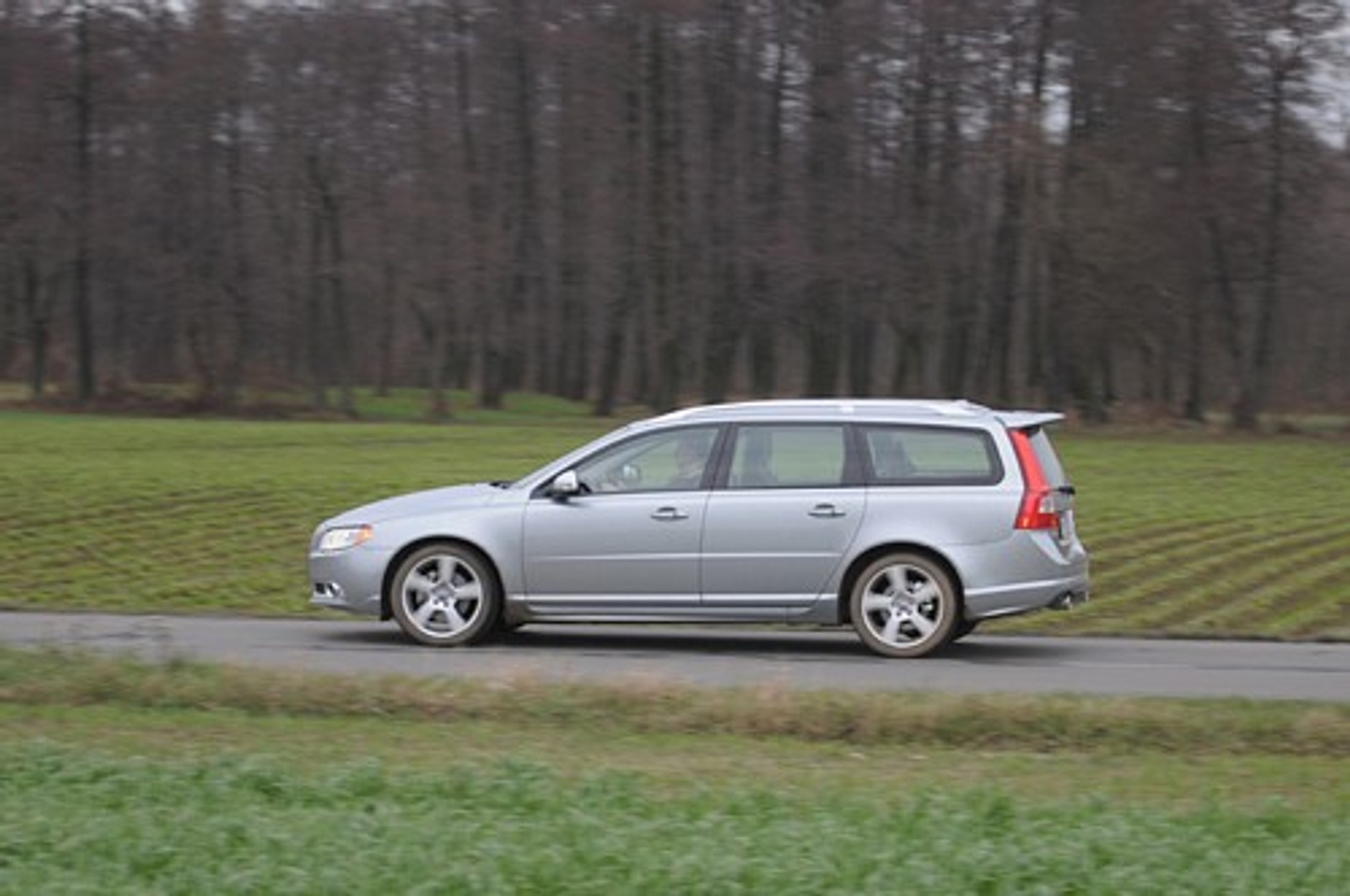 Volvo V70 D5 AWD Summum R-design: Kosztowna przyjemność