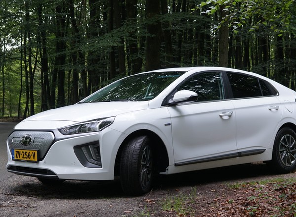 Hyundai Ioniq Electric po liftingu – to niemal normalny samochód