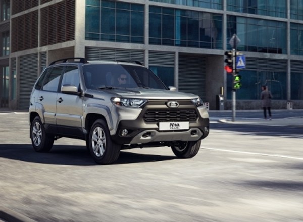 Łada Niva upodabnia się do Toyoty RAV4 - nowość z Rosji