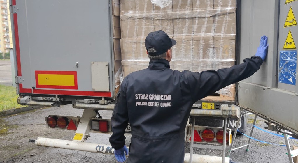 Naczepa ze skradzionym towarem