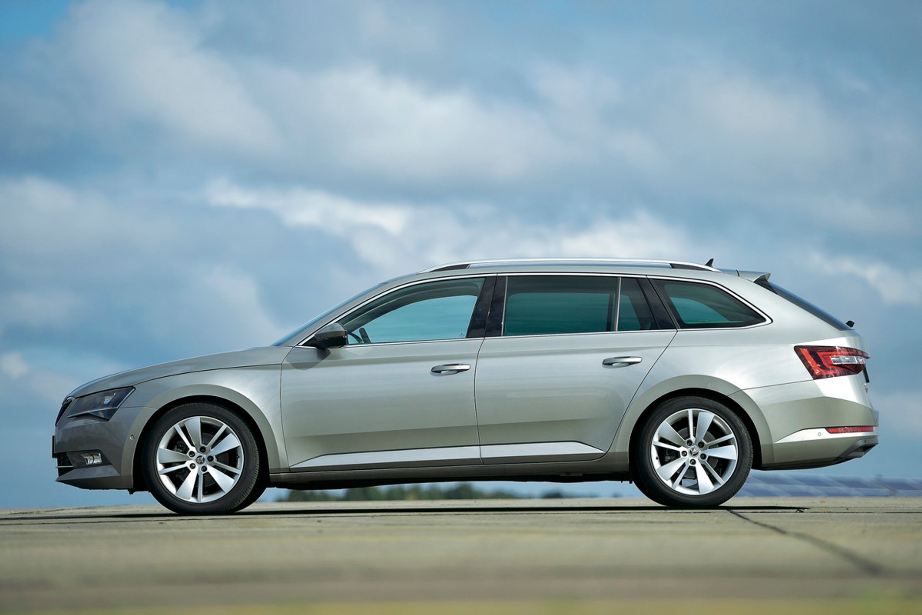 Pożeracze kilometrów - Kia Optima, Mazda 6, Renault Talisman i Skoda Superb