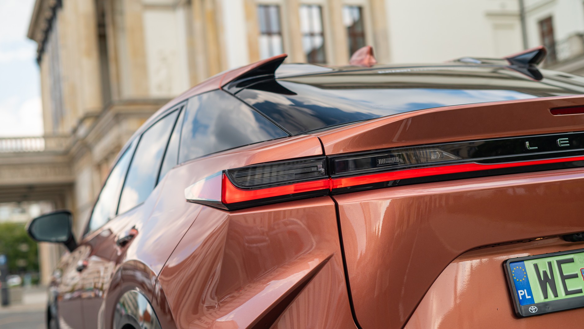 Lexus RZ
