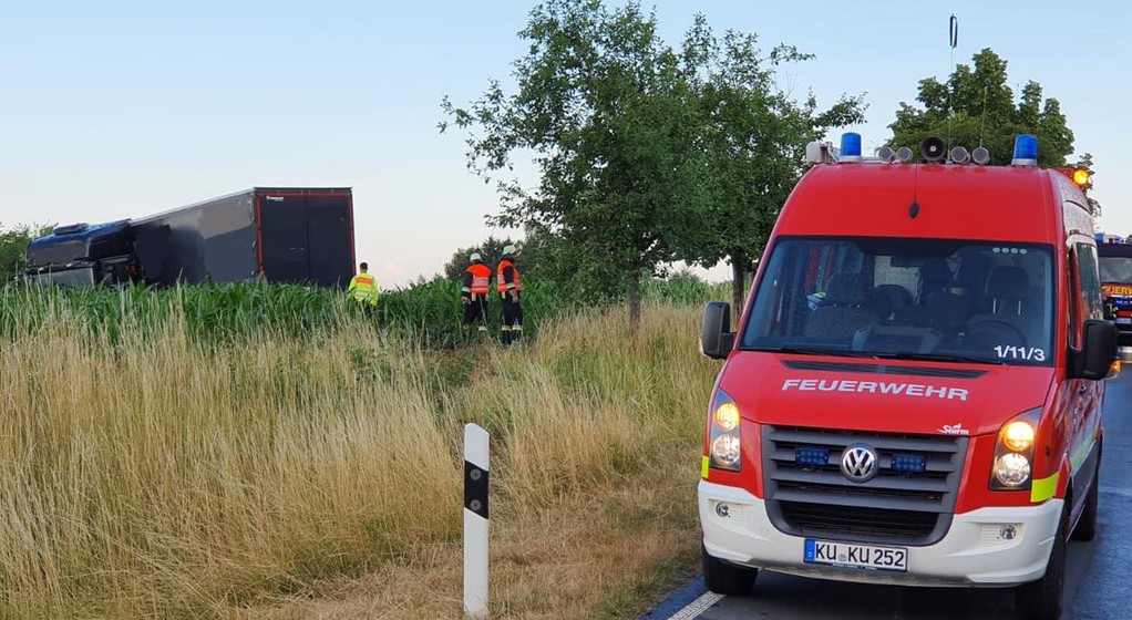 Ciężarówka w polu