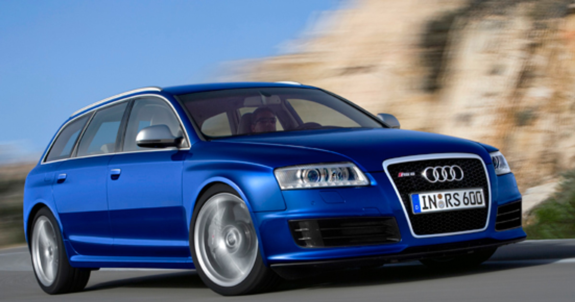 Audi RS6 Avant - Wyprzedza konkurentów