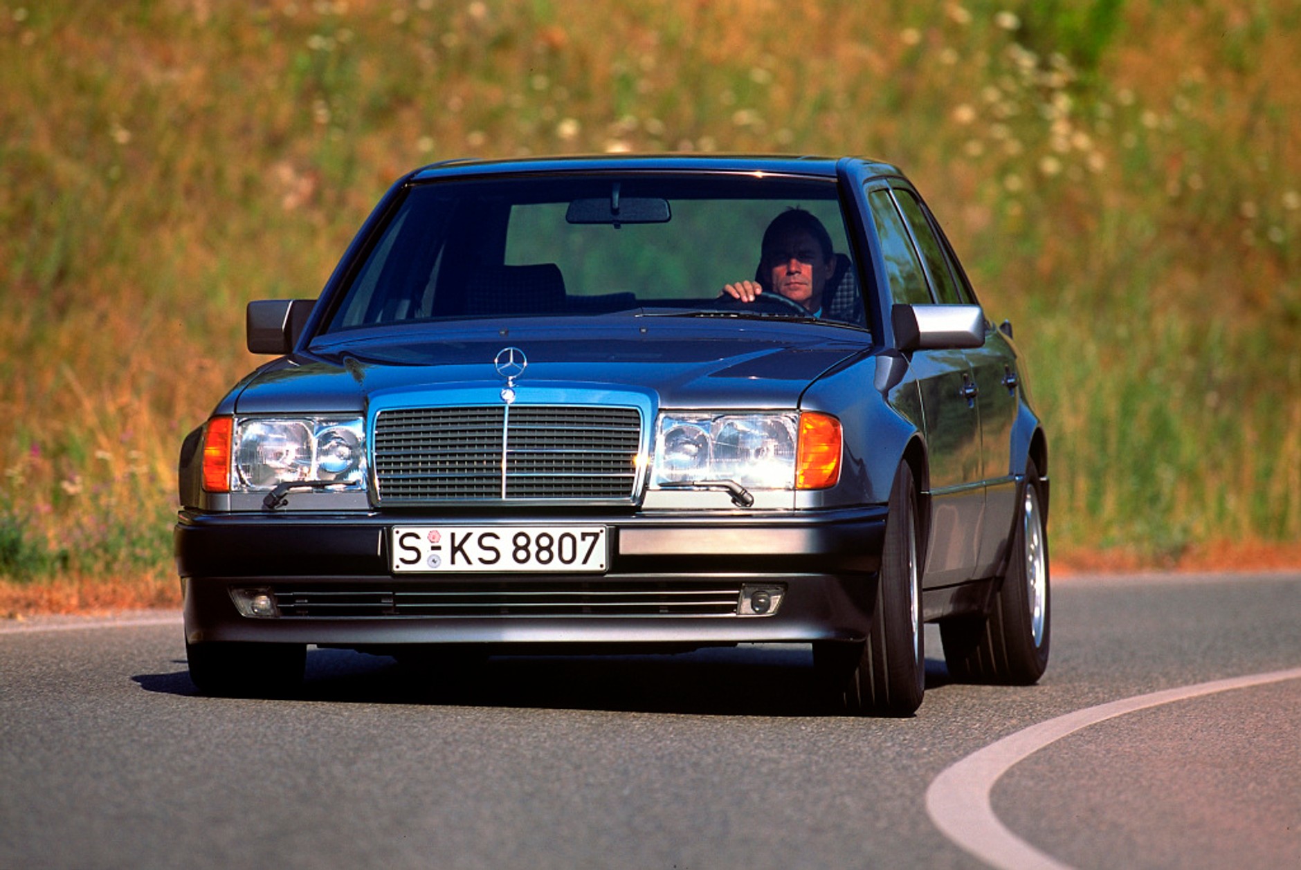Mercedes W124 ma 35 lat