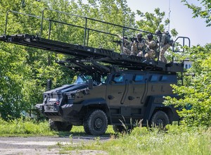 Polska policja otrzyma nowe "tury". Te pojazdy staranują wszystko, co spotkają na drodze