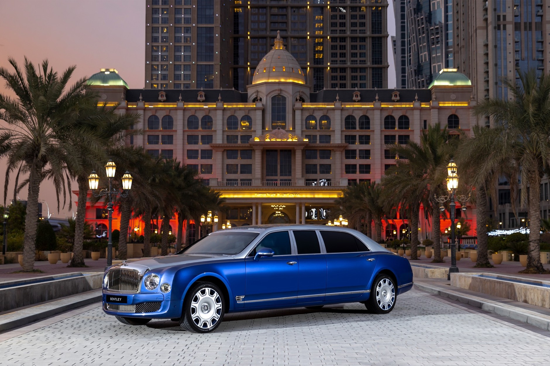 Bentley Mulsanne Grand Limousine by Mulliner z 2015 r.