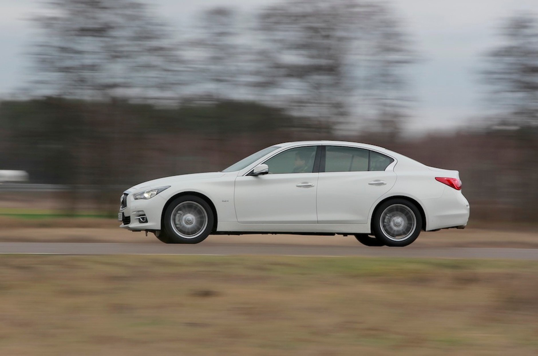 Test Infiniti Q50 2.2d