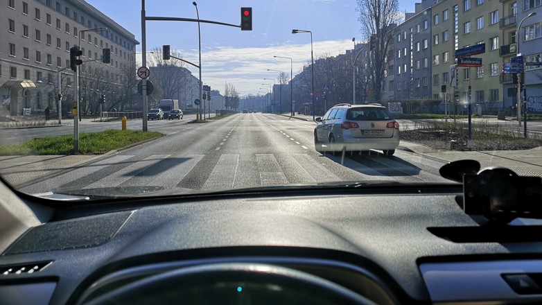 Centrum Warszawy tuż po godzinie 8 rano w dzień roboczy