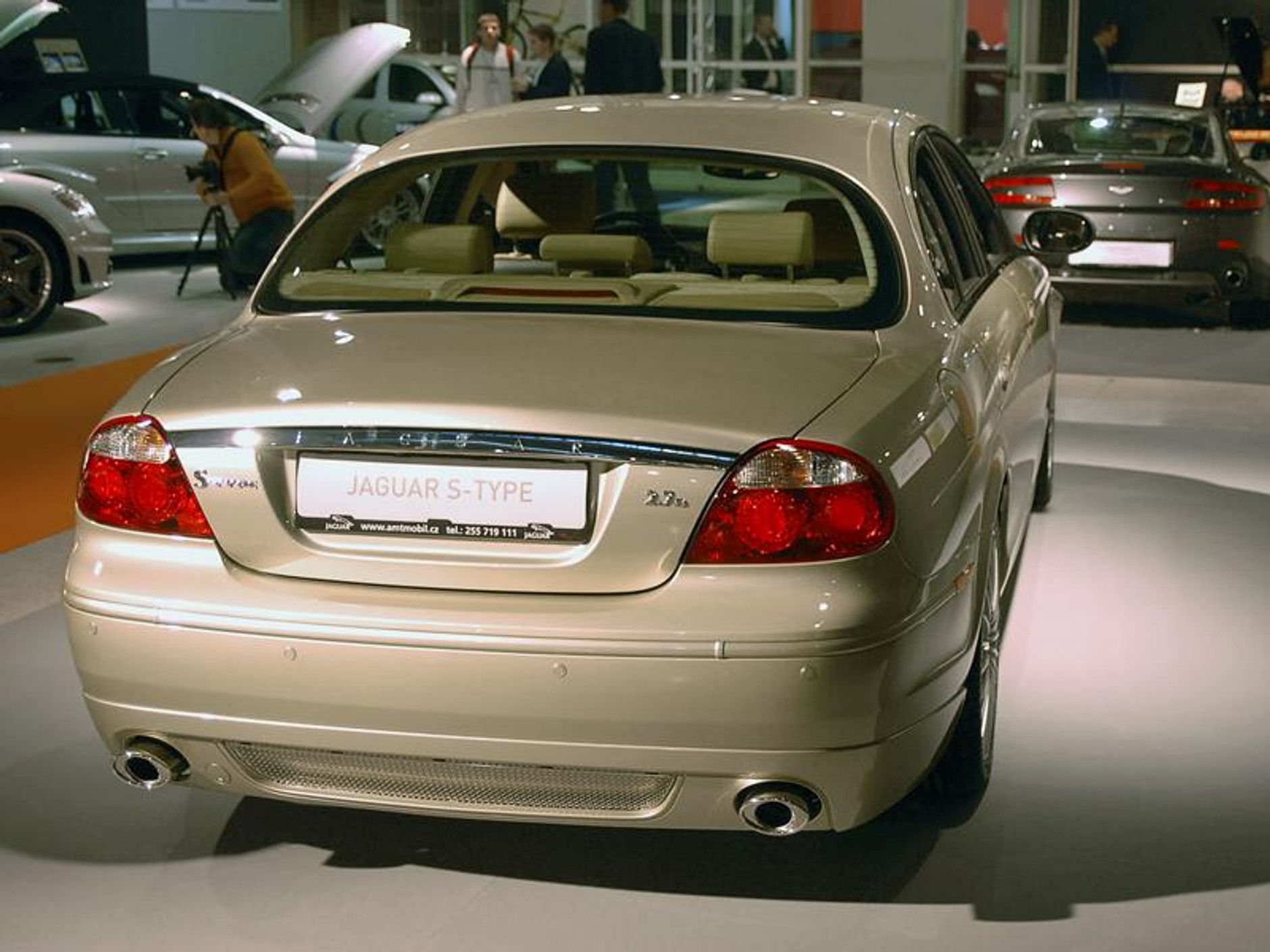 MMOTION 06: Mały Paryż w praskich Holešovicach