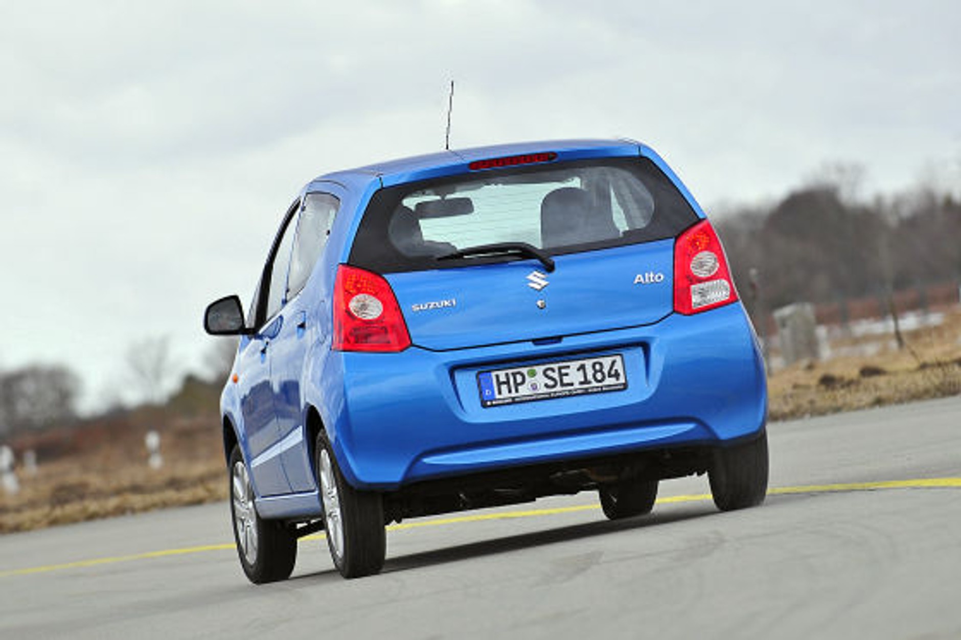 Suzuki Alto 1.0 Comfort: segment A, 1,0 l benzyna (68 KM), droga hamowania w teście: 43,8 metrów.
