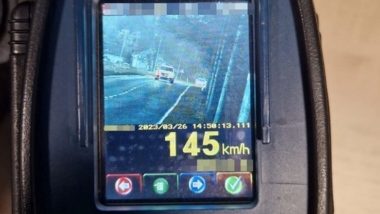 Kierowca BMW całkowicie zignorował ograniczenie prędkości