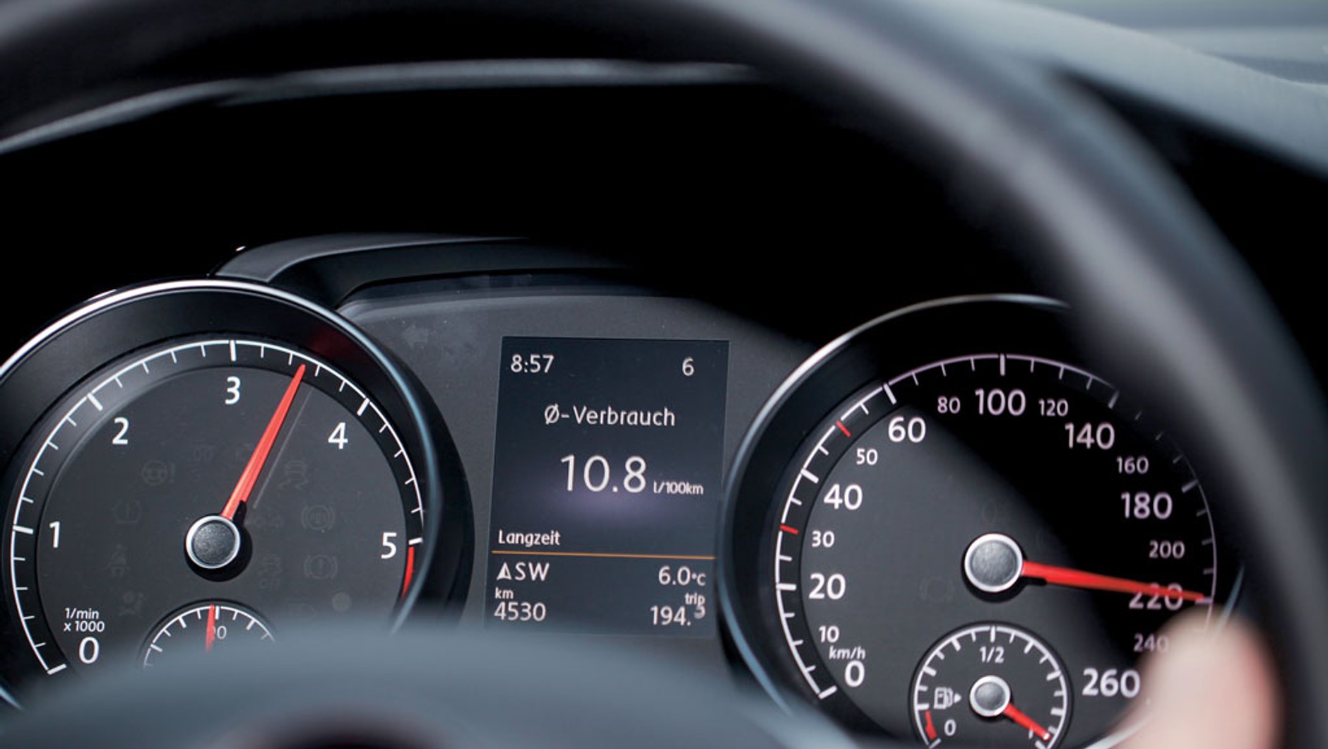 Takie rzeczy to tylko w niemczech. W Polsce legalnie można rozwinąć 140 km/h, a to już sporo