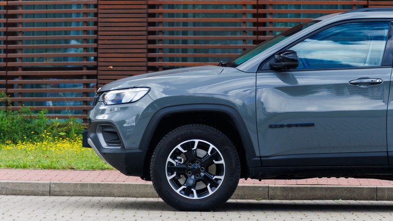 Jeep Compass 4XE