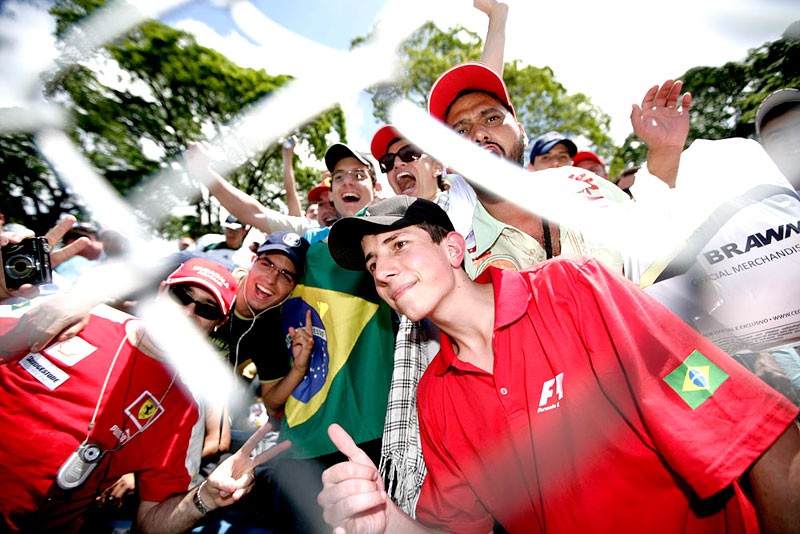 Grand Prix Brazylii 2009: Jenson Button mistrzem świata - fotogaleria Jiří Křenek