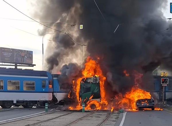Koszmarny wypadek w Czechach, sprawcą polski kierowca. Suma gwarancyjna OC może nie wystarczyć