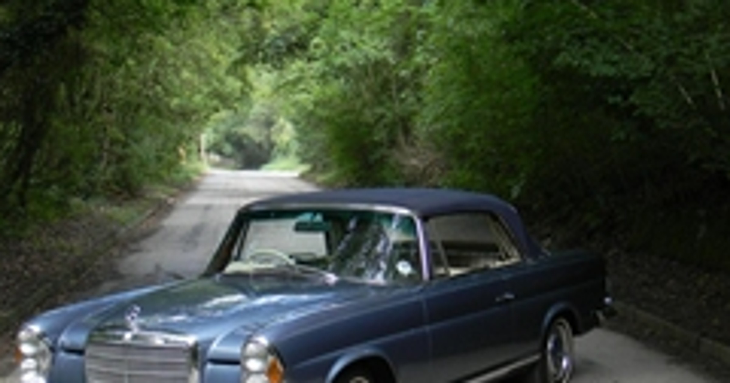 Mercedes 280SE 3.5 l Cabriolet – czyż nie jest boski?! 