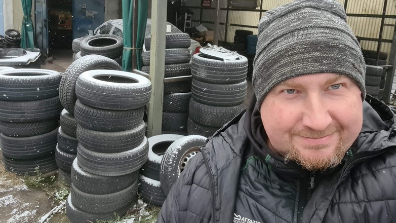 Odwiedziłem mały rodzinny warsztat wulkanizacyjny w pierwszy dzień tegorocznej zimy