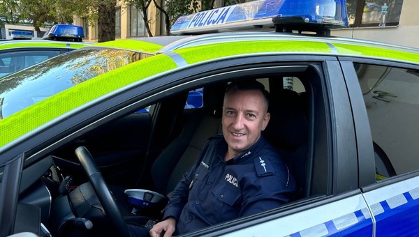 Policjant drogówki szczerze o służbie. "Docisnął policjantkę autem do barierki, bo chciał dojechać do domu"