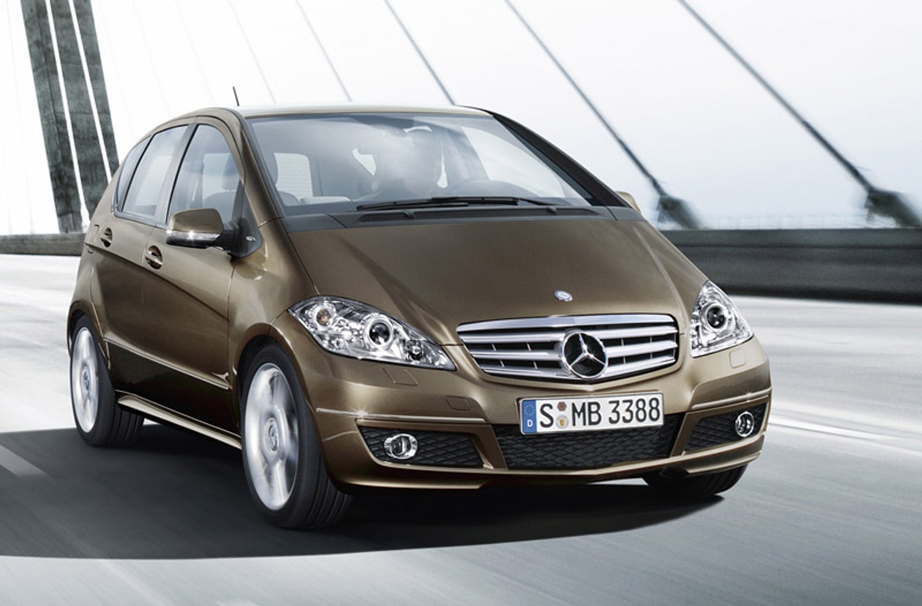 Mercedes-Benz: nowa A-Klasa będzie produkowana na Węgrzech