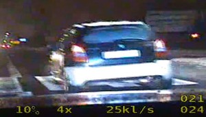 Zaczęło się od tego, że policjanci usłyszeli huk. Pościg ulicami Bydgoszczy [WIDEO]