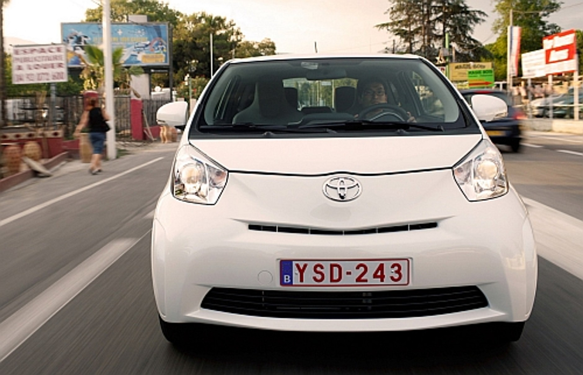 Toyota iQ - najmniejsze auto na świecie