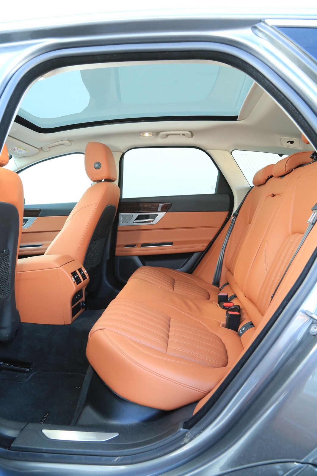 Jaguar XF Sportbrake - ładny, zwinny i rodzinny