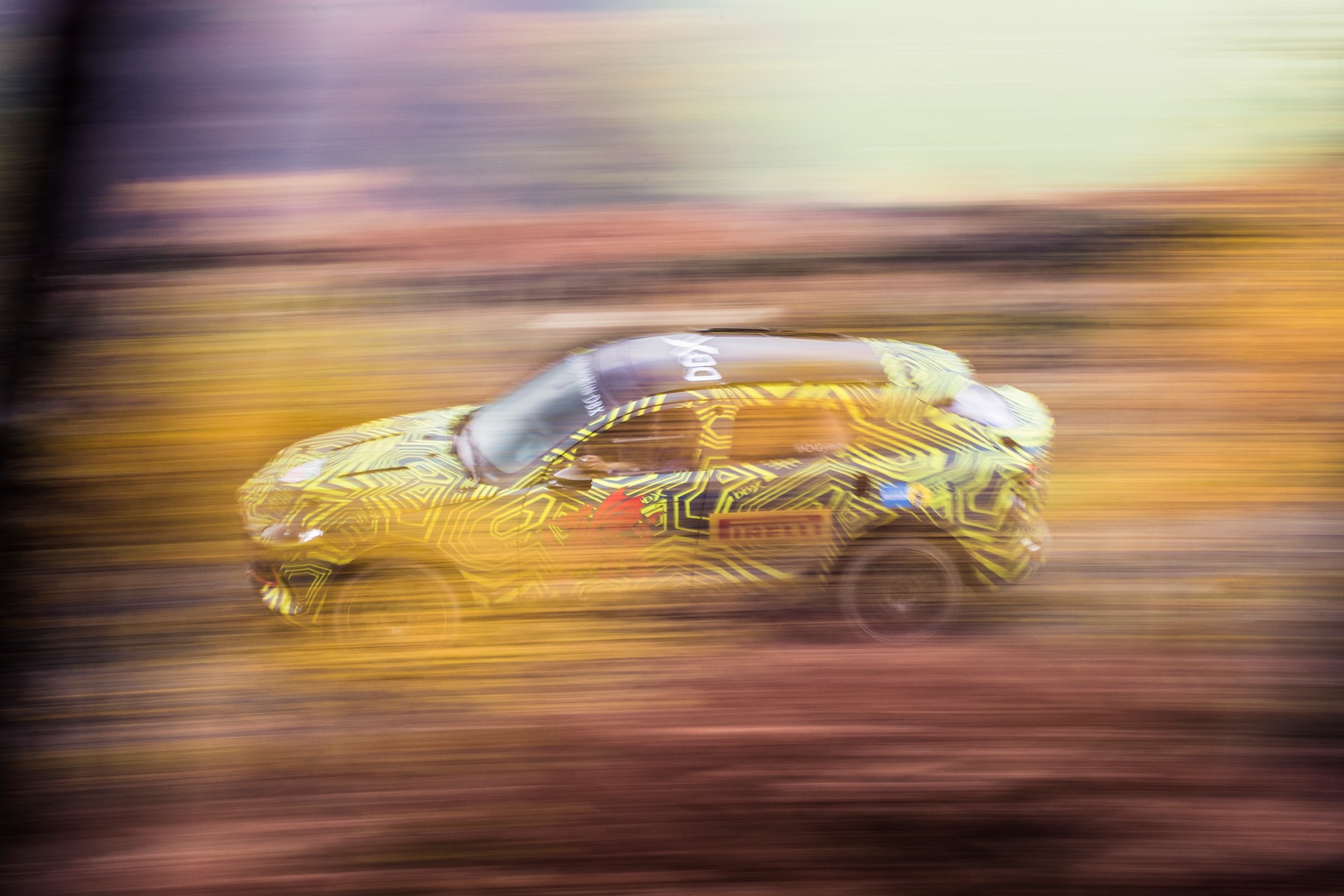 Pierwsze zdjęcia SUV-a Aston Martina. Oto DBX