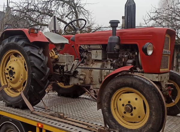 Ten traktor wygląda znajomo, ale to pozory. Jedyny egzemplarz Ursusa C-336 odnaleziony