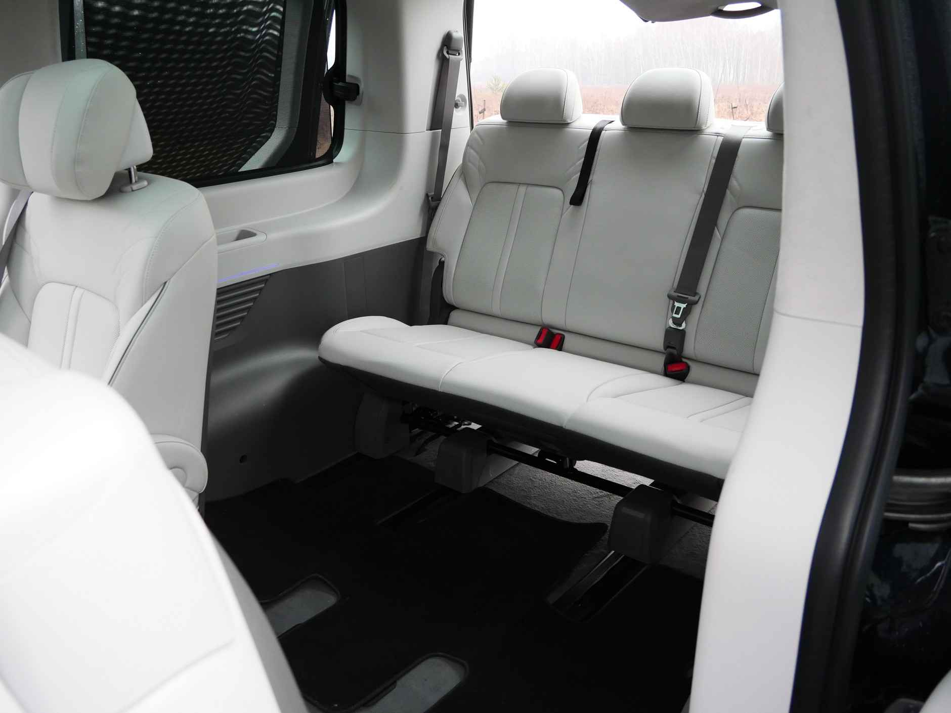 Hyundai Staria 1.6 T-GDi HEV (225 KM) Luxury