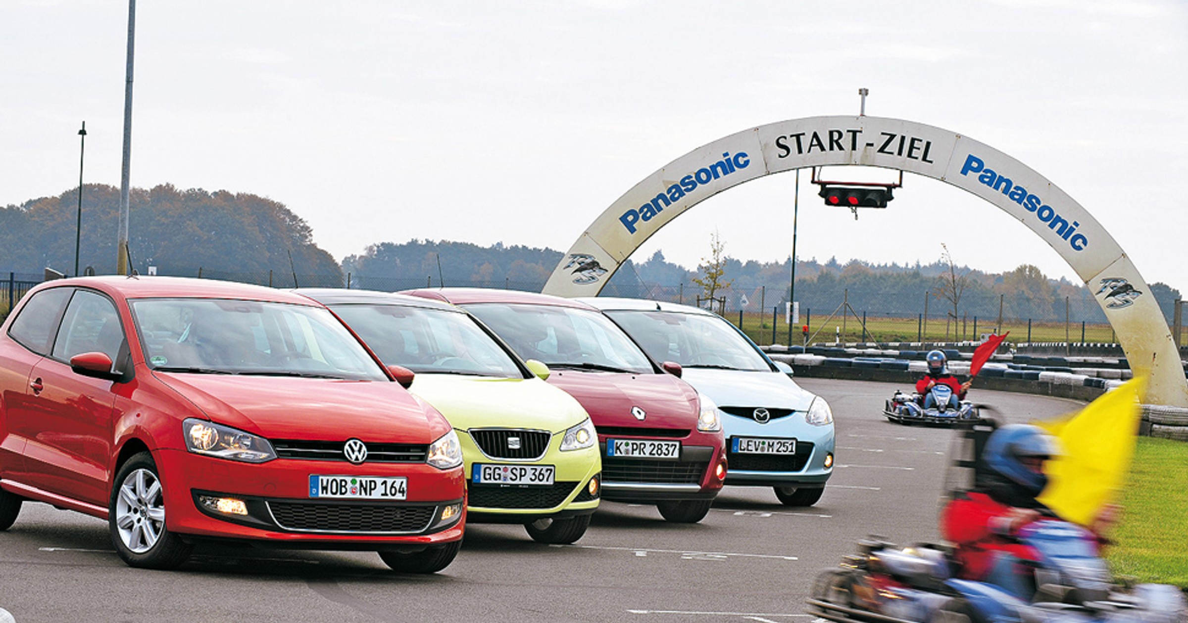 Z małych ścigaczy wiele radości - Prównanie: Volkswagen Polo kontra Seat Ibiza, Renault Clio i Mazda 2