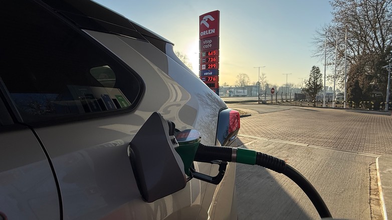 Tankowanie – cena paliwa w Warszawie 9 marca 2026 r.