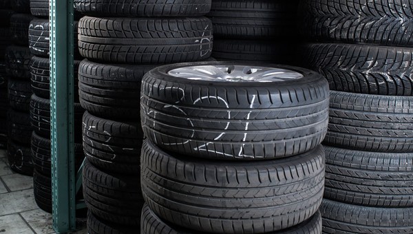 Jak dbać o opony, jak schować zimówki