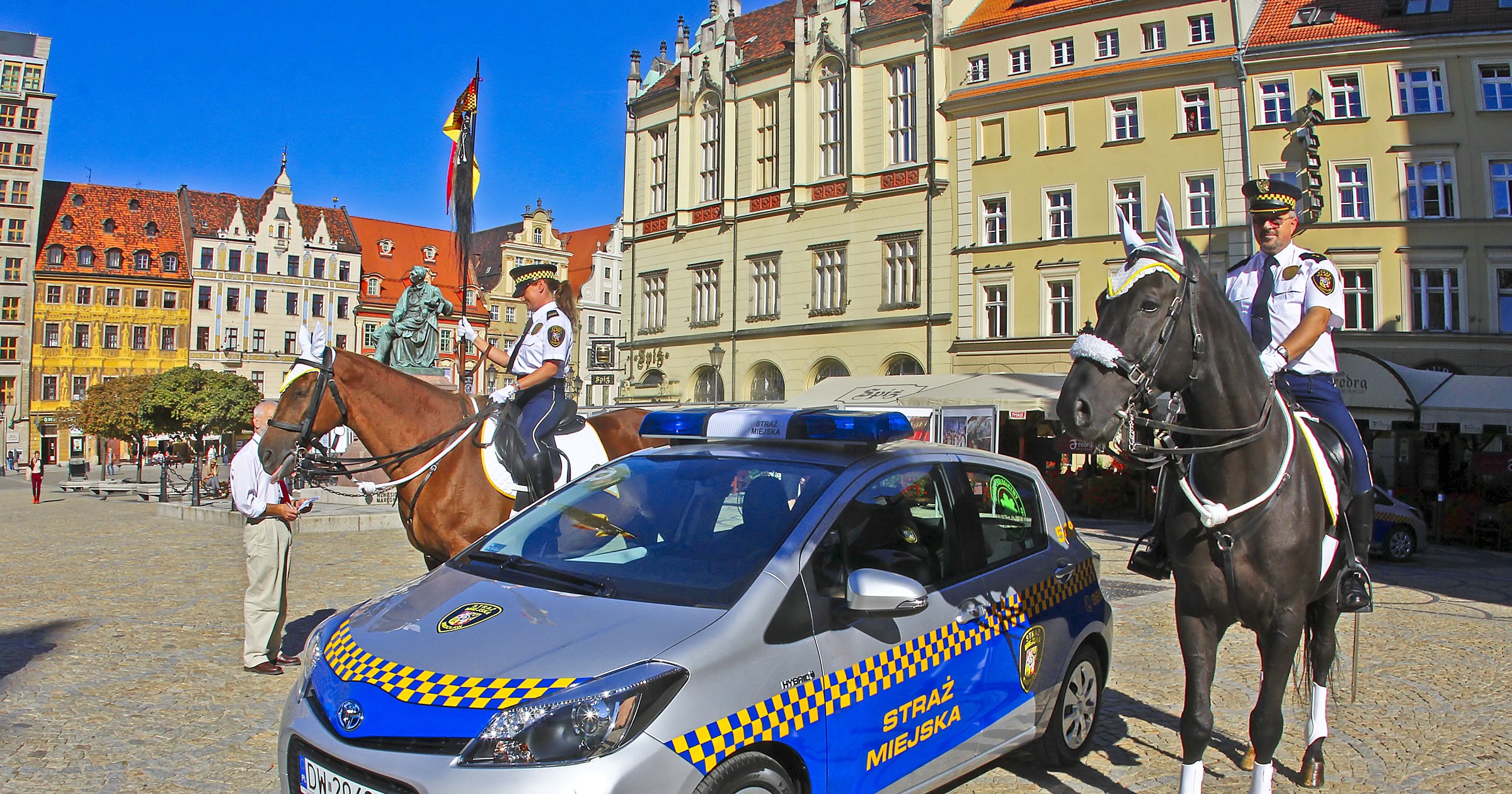 Straż Miejska Wrocławia wybiera hybrydowe Toyoty Yaris