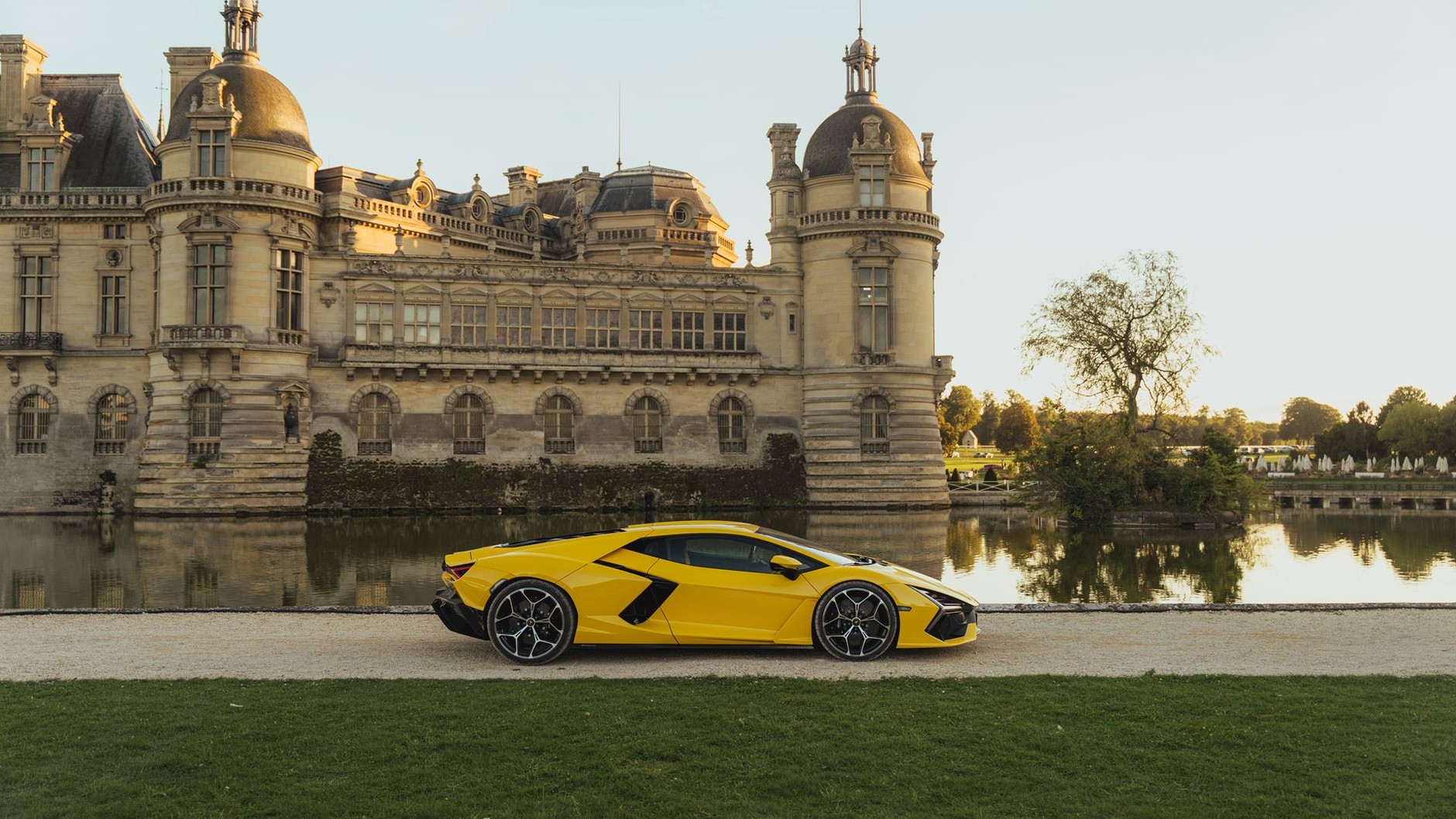 Lamborghini Revuelto