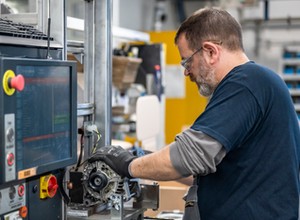 Firma Bosch produkuje alternatory z używanych części. „Są jak nowe”