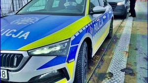 Wykorzystał korytarz życia, żeby wydostać się z korka