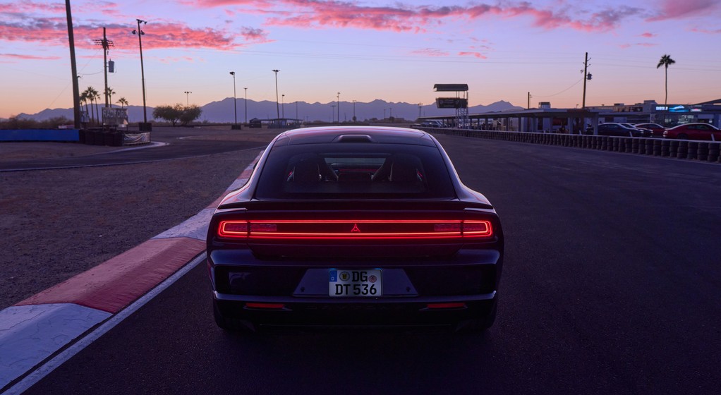 Nowy Dodge Charger