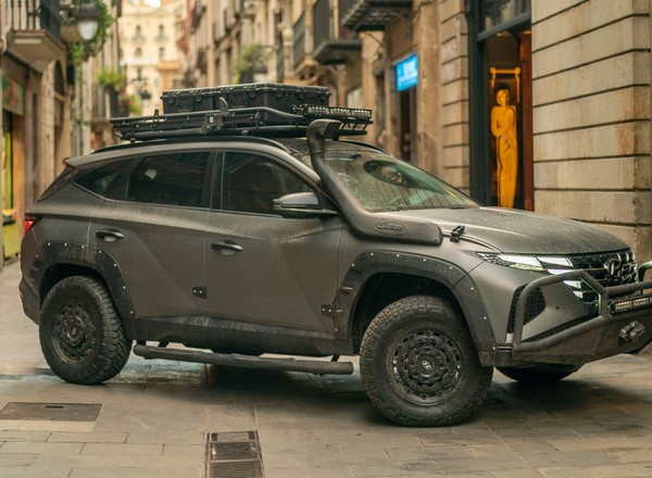 Hyundai Tucson dostał rolę w "Uncharted". Nie poznacie go, bo zmienił się w "Bestię"