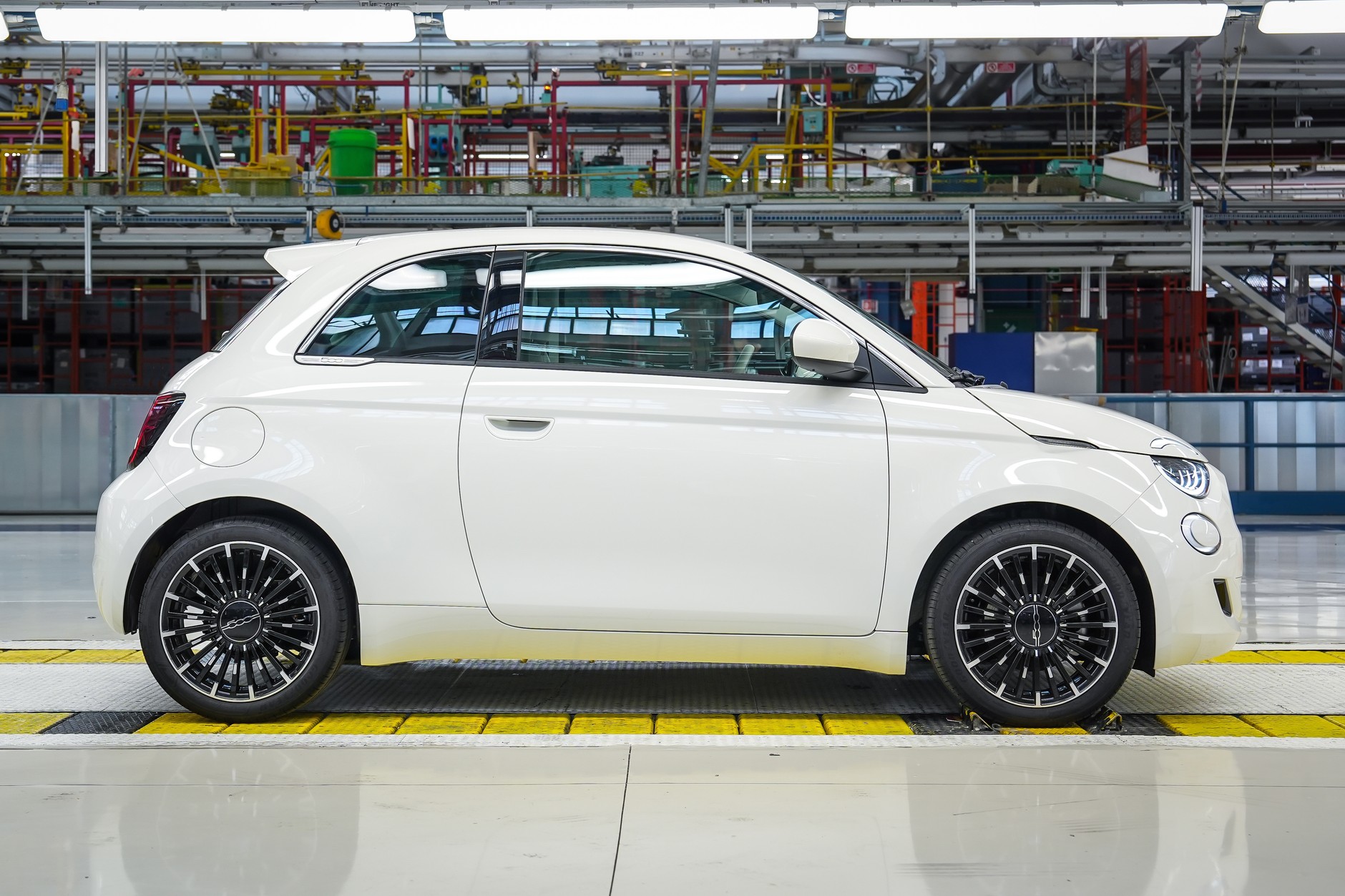 Fiat 500 Hybrid 2025