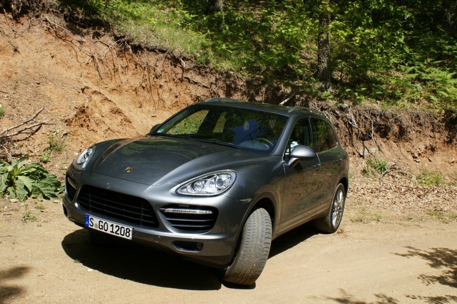 Porsche Cayenne II - to jeden z ostatnich sprzedawanych w Europie modeli wyposażonych w silnik VR6.