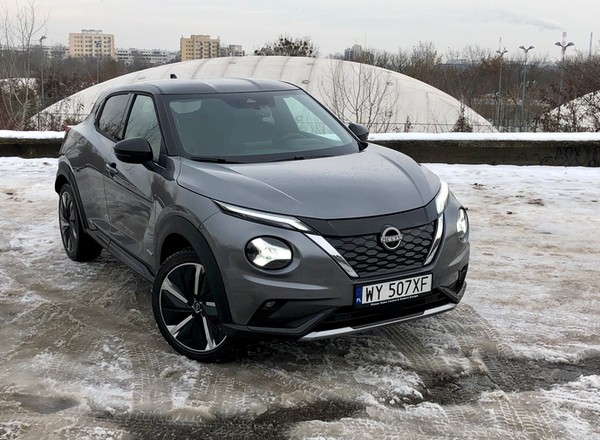Nissan Juke Hybrid N-Design. Miejski crossover zyskał brakujący element