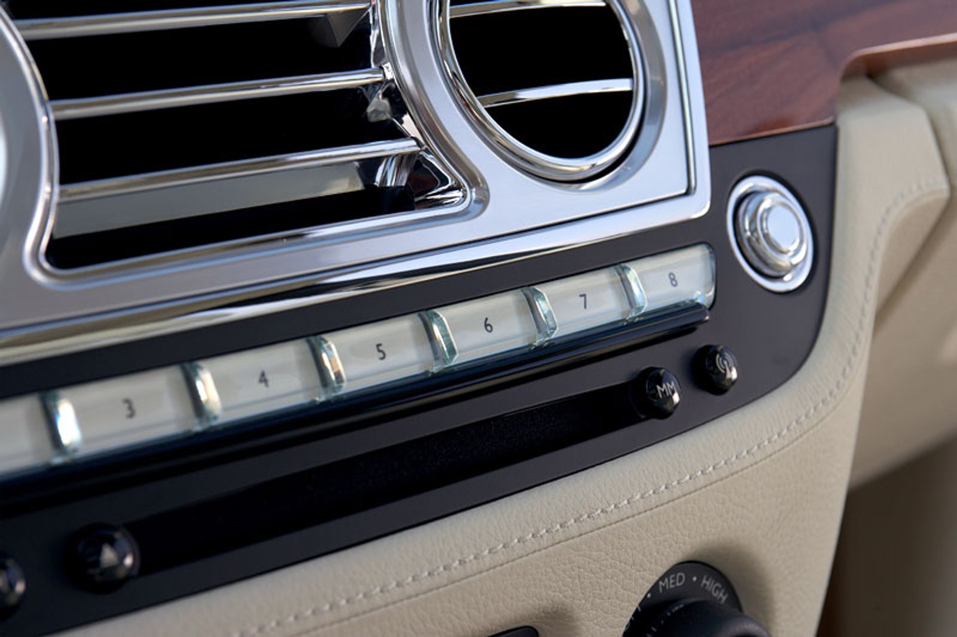 Rolls-Royce: w 2009 roku sprzedano 1002 aut