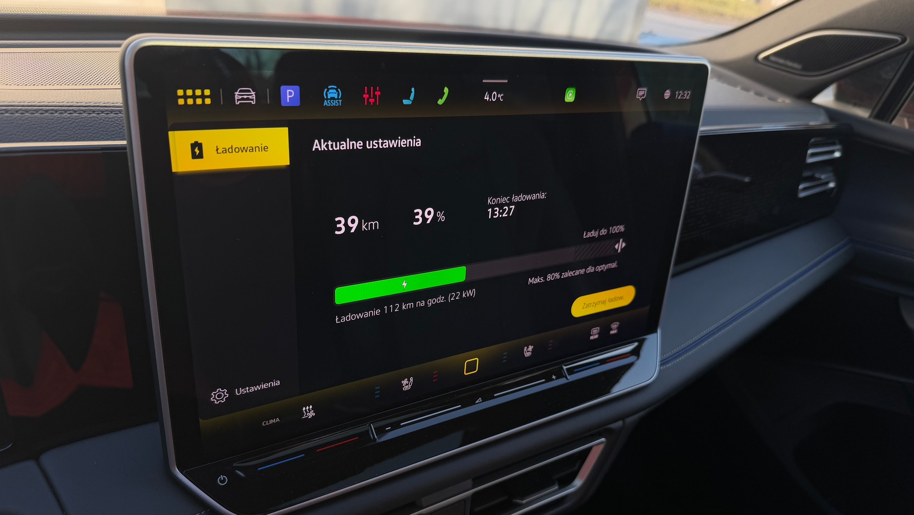 Volkswagen Tiguan eHybrid ładuje się szybko z ładowarki DC, ale... trudno uzyskać taką szybkość ładowania, o jakiej mówi reklama