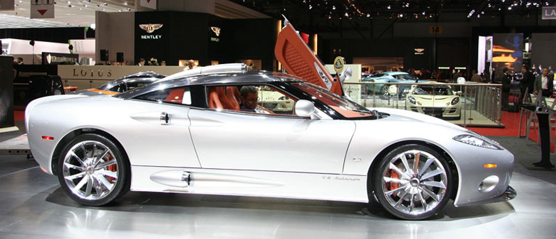 Genewa 2009: Spyker C8 Aileron – premiera wersji seryjnej