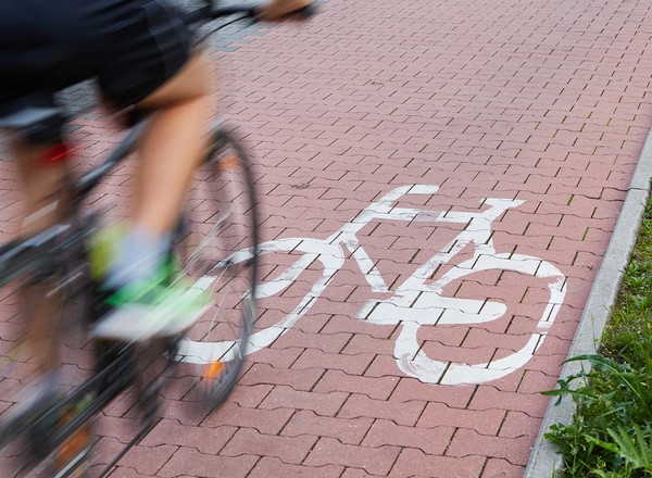 Policja przypomina rowerzystom, w co muszą być wyposażone jednoślady