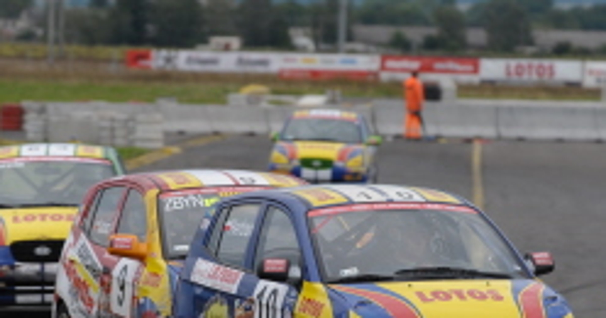 Kia Lotos Cup: szykany demolowały samochody