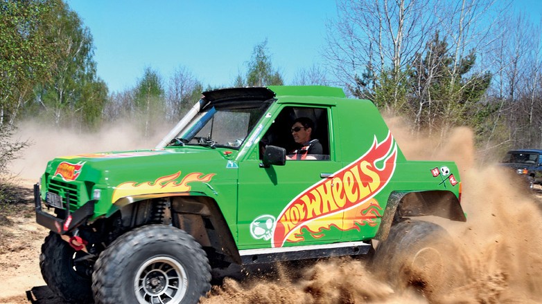 Nissan Patrol teamu Hot Wheels