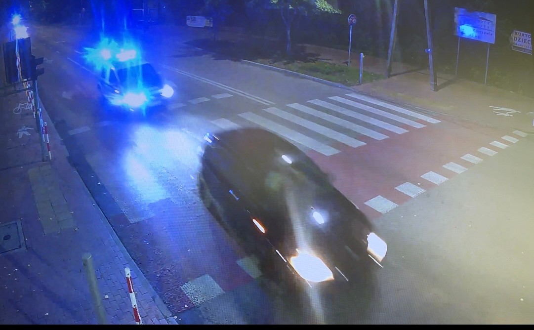 Obraz pochodzący z serwisu https://mazowiecka.policja.gov.pl/wsi/aktualnosci/101195,Policyjny-poscig-za-kierowca-ktory-nie-zatrzymal-sie-do-kontroli-drogowej.html/policja.pl